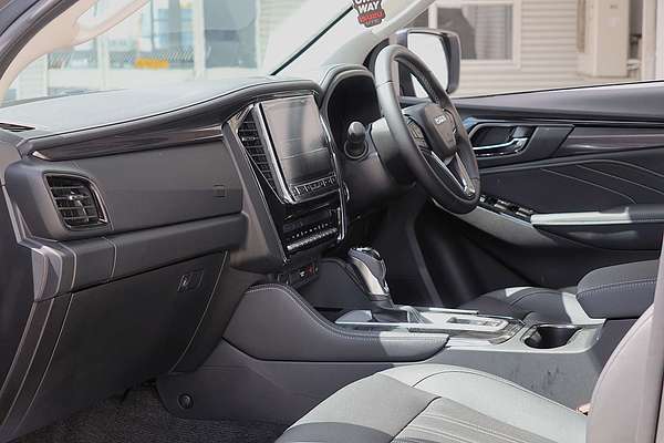 2024 Isuzu MU-X LS-T
