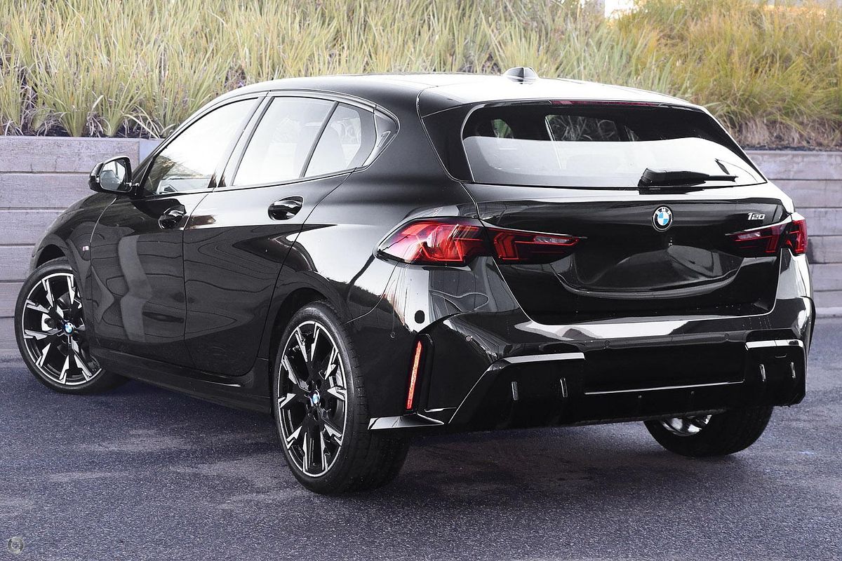 2025 BMW 1 Series 120 M Sport F70