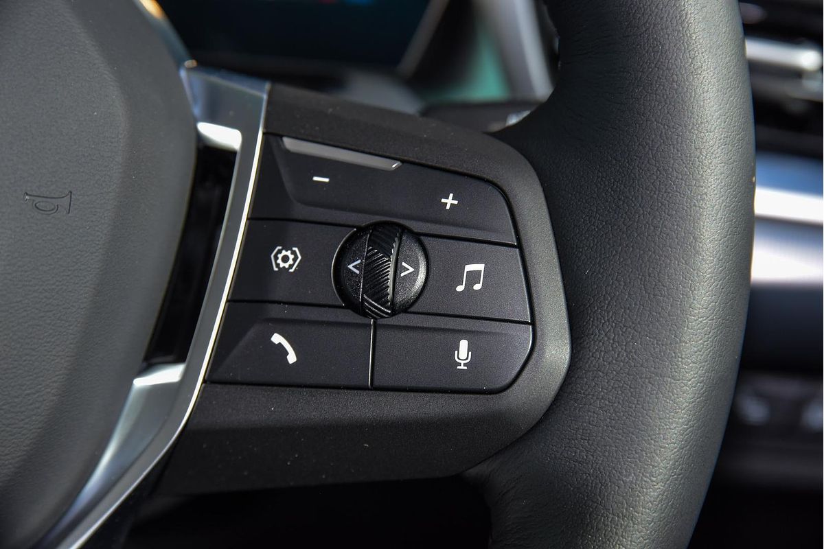 2025 BMW X1 xDrive20i U11