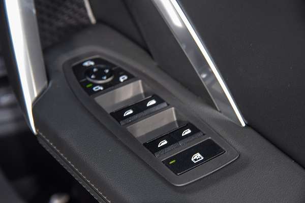 2025 BMW X1 xDrive20i U11