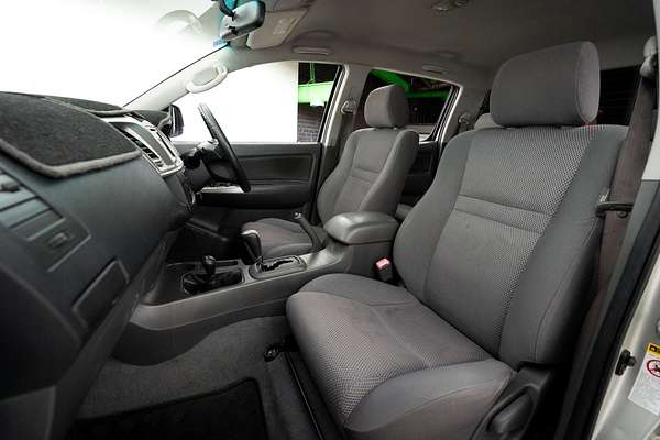 2013 Toyota Hilux SR5 KUN26R 4X4