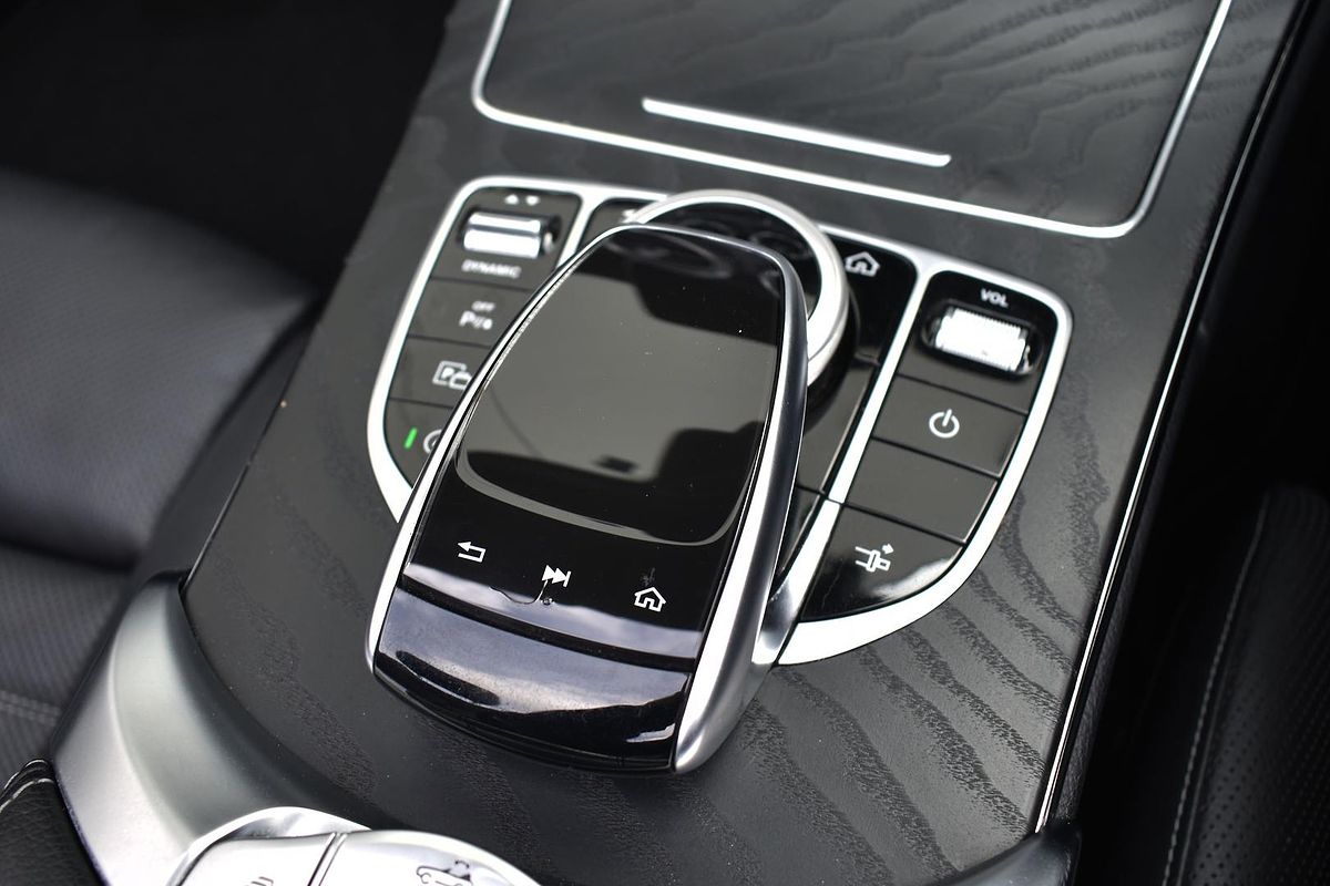 2019 Mercedes-Benz C-Class C300 A205