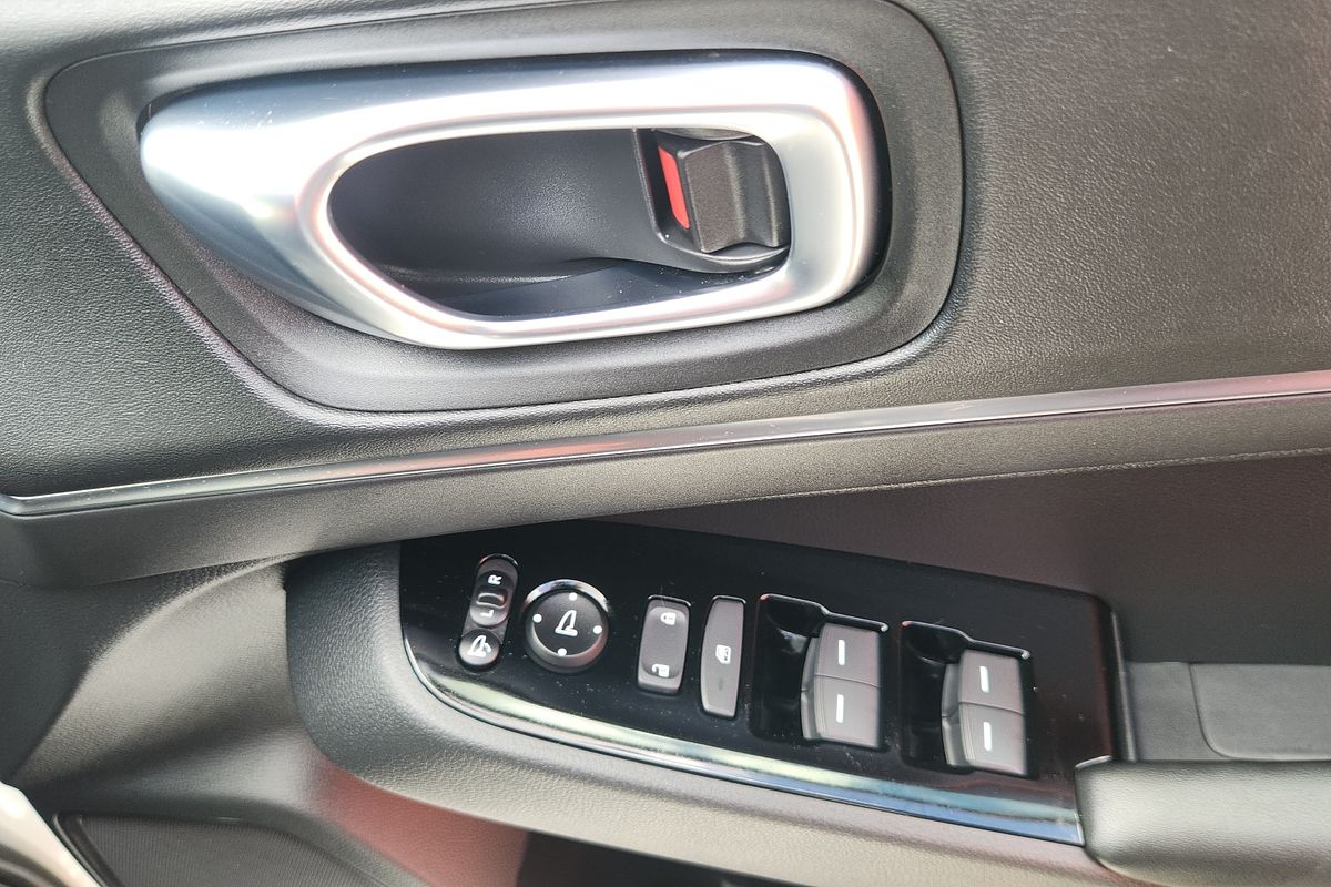 2023 Honda HR-V e:HEV L