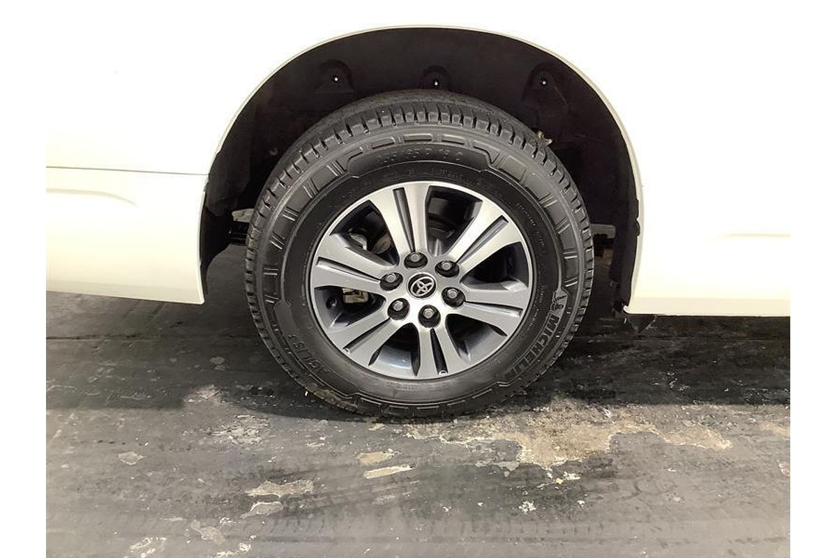 2020 Toyota Hiace Commuter GL GDH322R ELWB High Roof