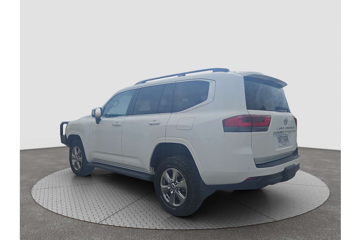2022 Toyota Landcruiser Sahara FJA300R