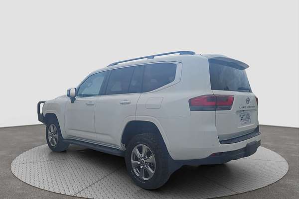 2022 Toyota Landcruiser Sahara FJA300R