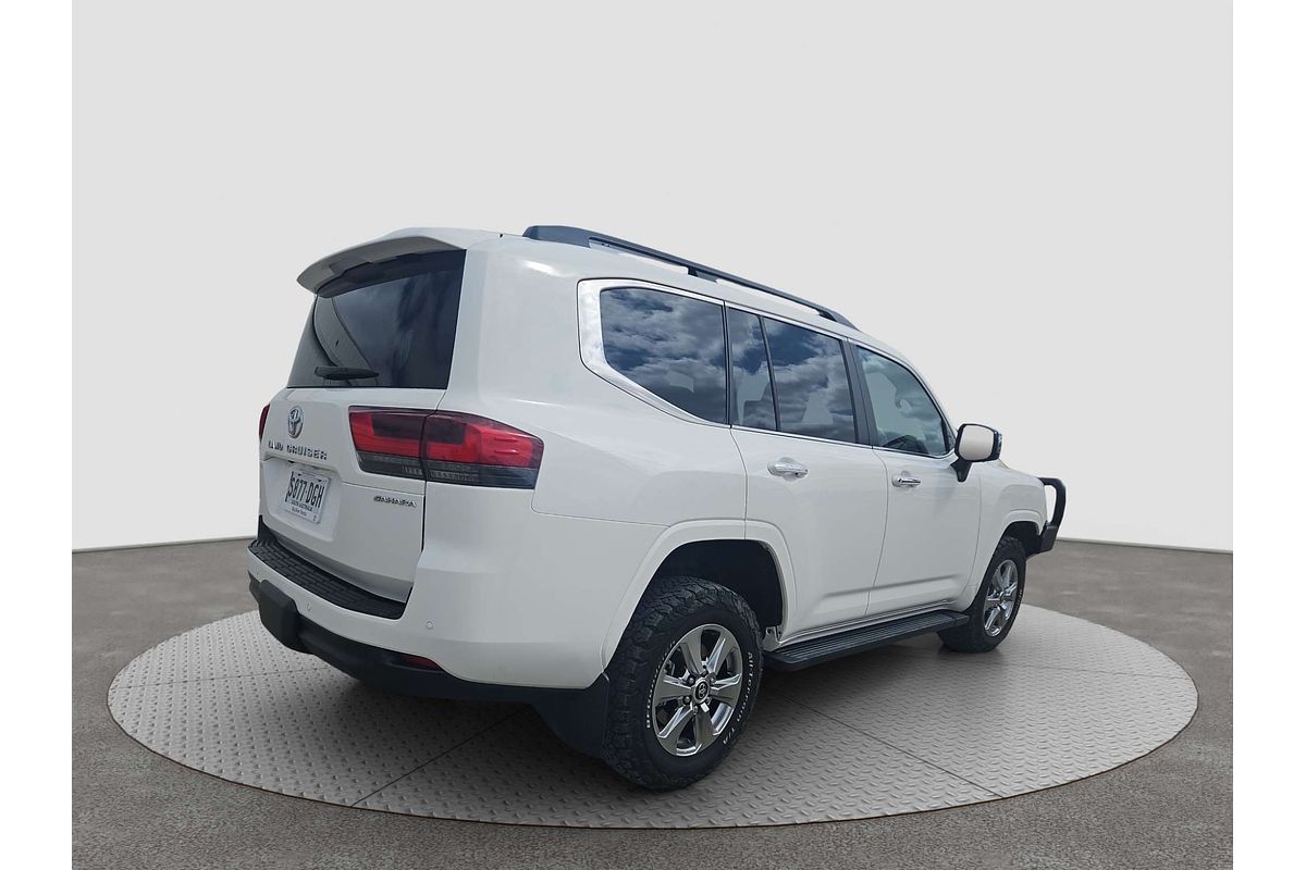 2022 Toyota Landcruiser Sahara FJA300R