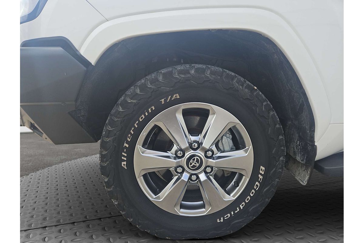 2022 Toyota Landcruiser Sahara FJA300R