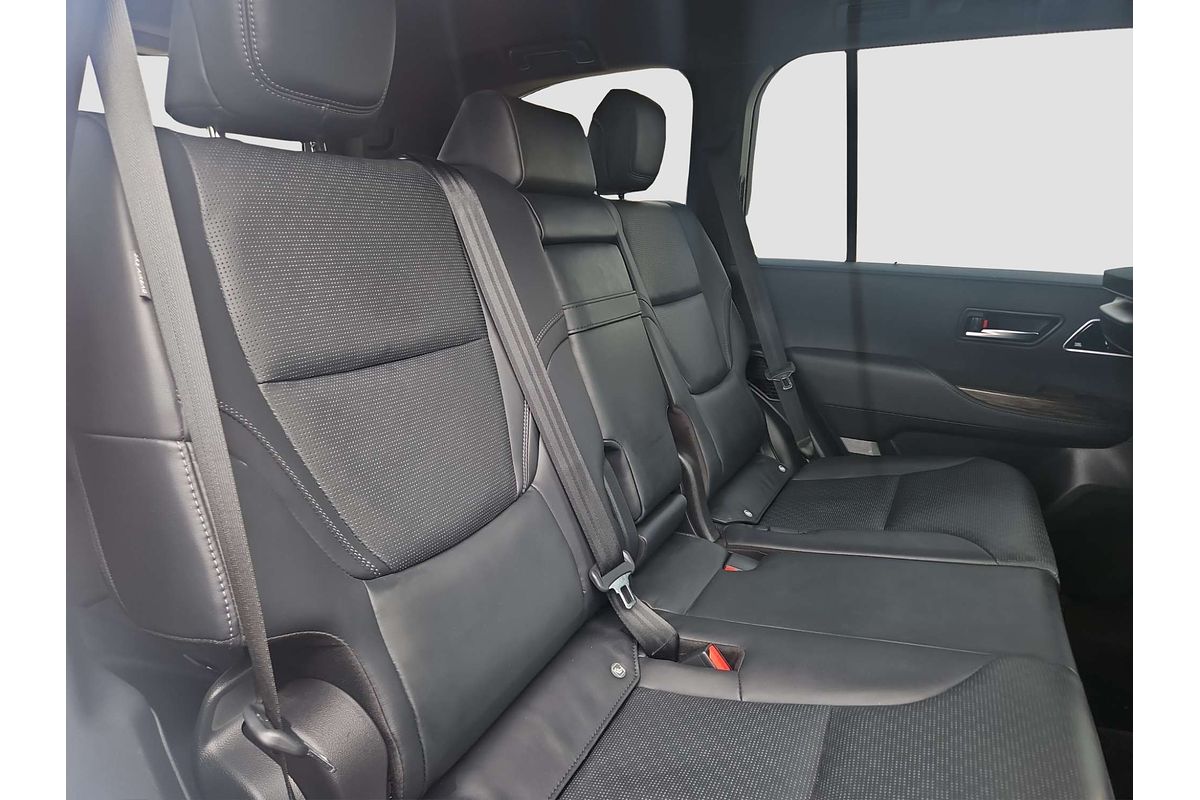 2022 Toyota Landcruiser Sahara FJA300R