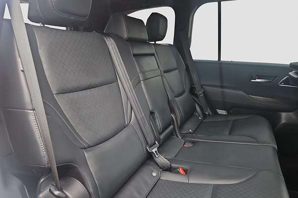 2022 Toyota Landcruiser Sahara FJA300R