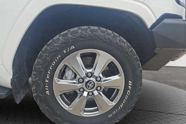 2022 Toyota Landcruiser Sahara FJA300R