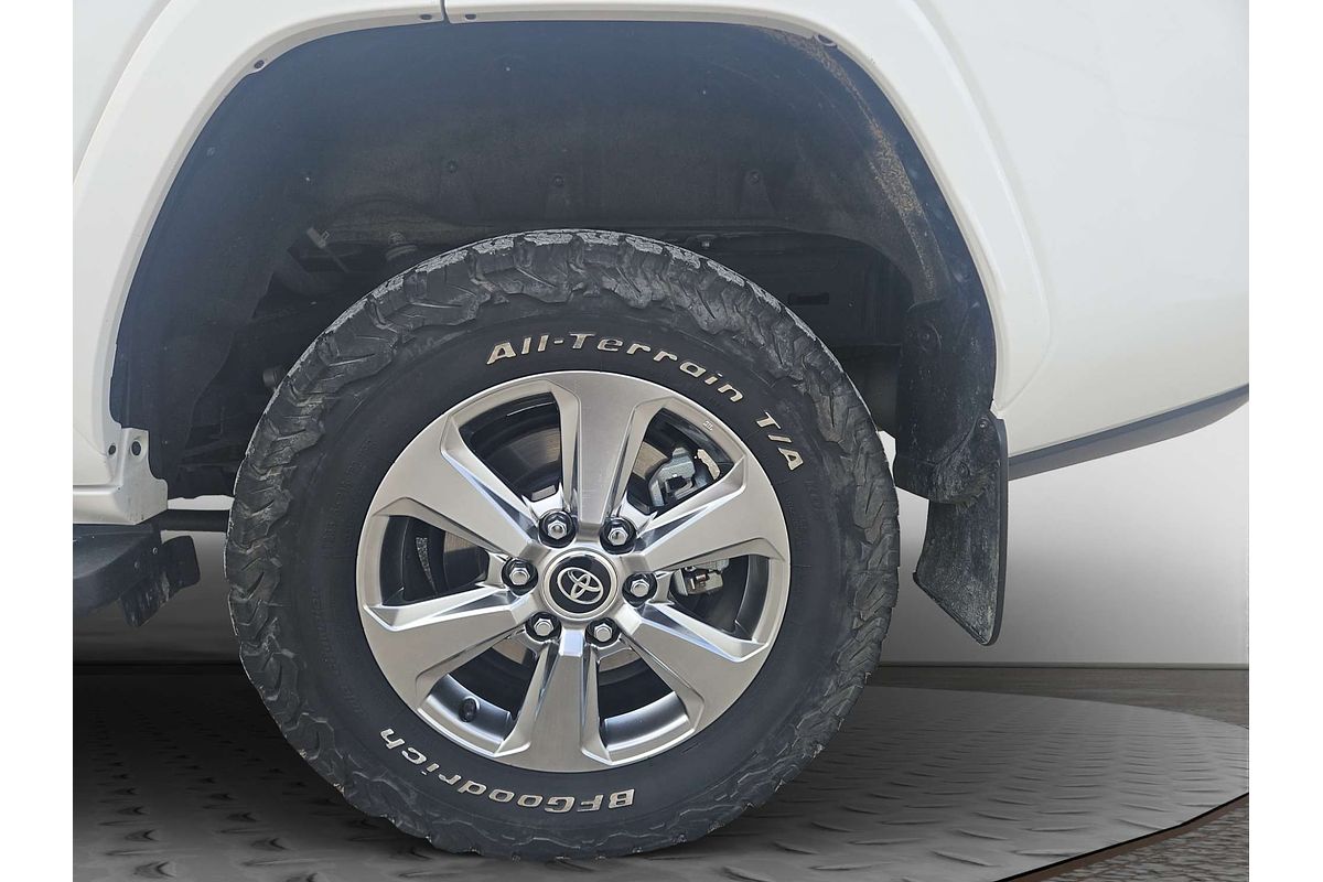 2022 Toyota Landcruiser Sahara FJA300R