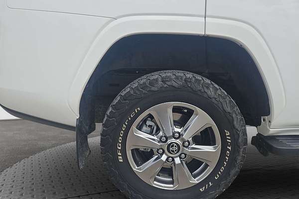 2022 Toyota Landcruiser Sahara FJA300R