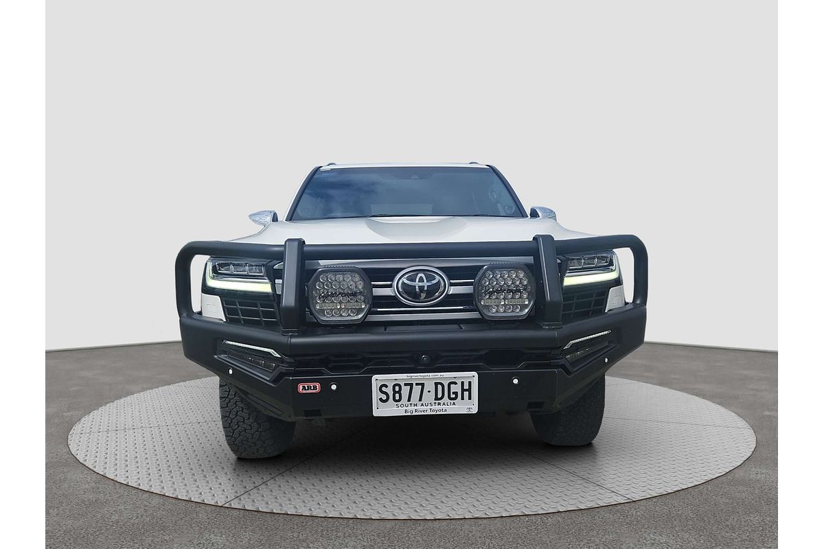 2022 Toyota Landcruiser Sahara FJA300R