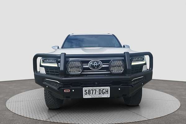 2022 Toyota Landcruiser Sahara FJA300R