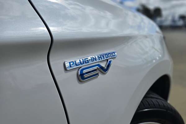2019 Mitsubishi Outlander PHEV ES ADAS ZL