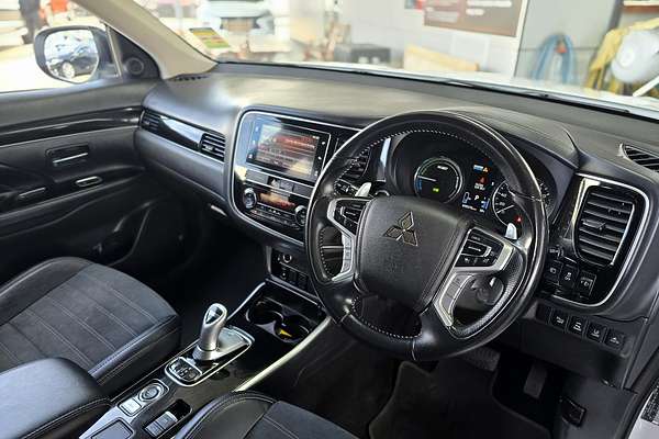 2019 Mitsubishi Outlander PHEV ES ADAS ZL