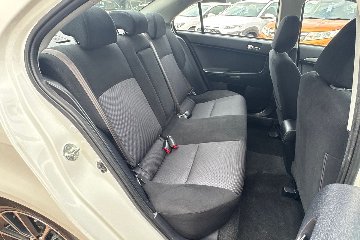 2014 Mitsubishi Lancer ES CJ