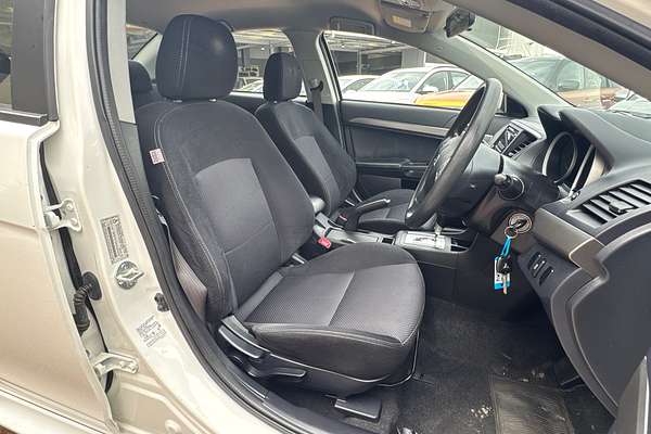 2014 Mitsubishi Lancer ES CJ