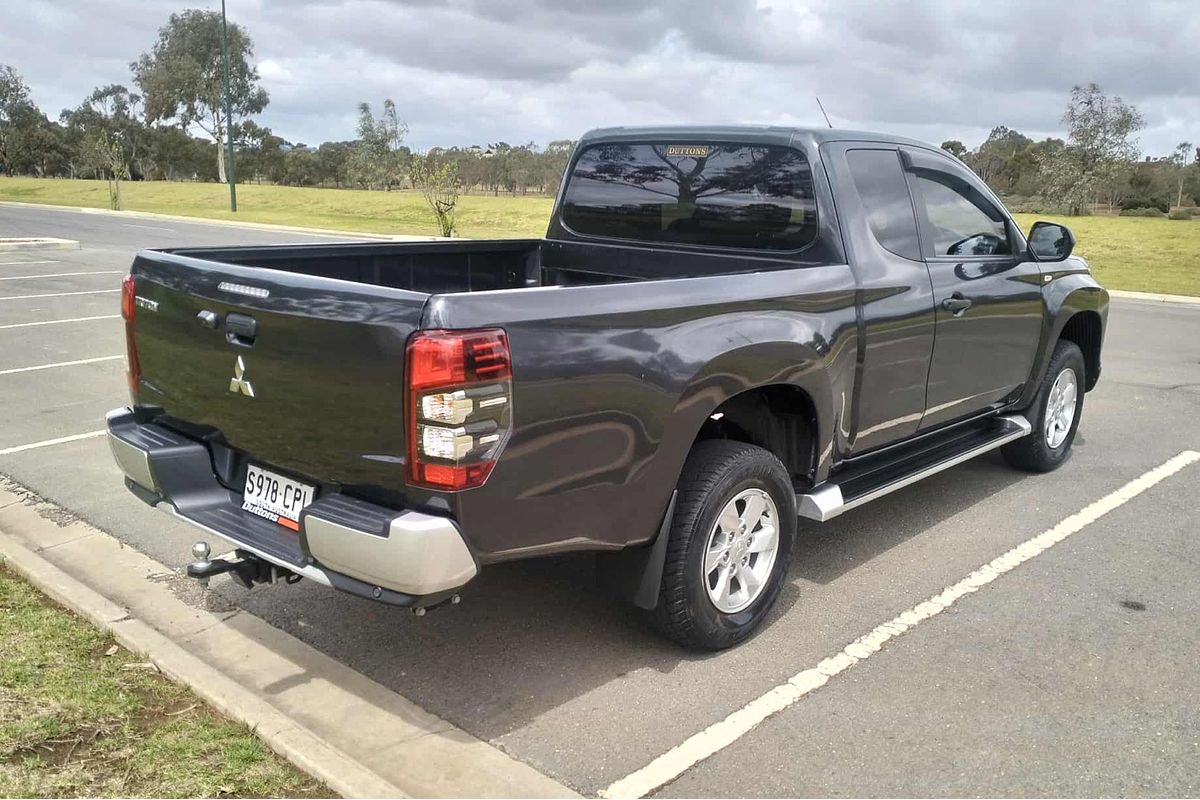 2022 Mitsubishi Triton GLX+ MR 4X4