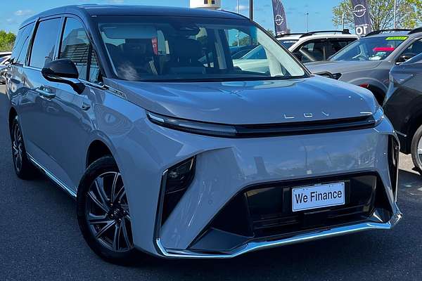 2023 LDV MIFA 9 Luxe