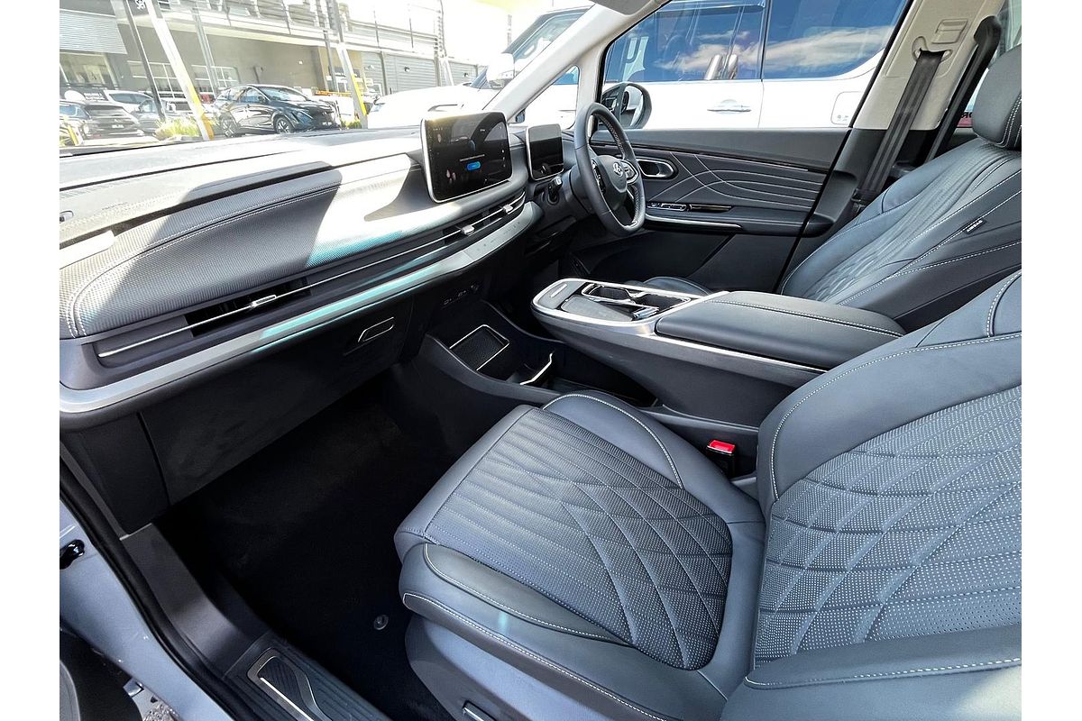 2023 LDV MIFA 9 Luxe
