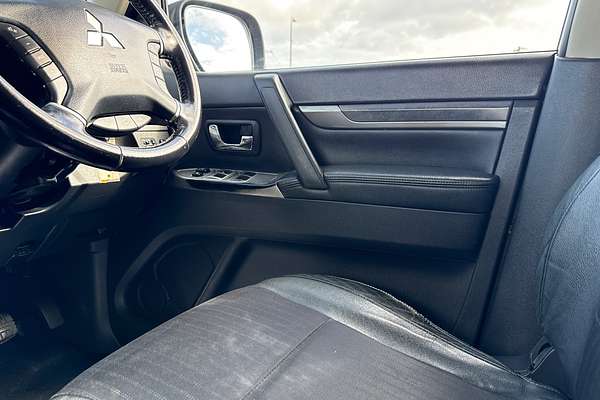 2016 Mitsubishi Pajero GLS NX