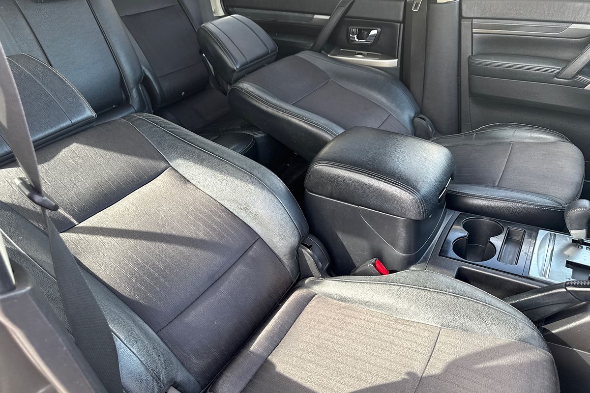 2016 Mitsubishi Pajero GLS NX