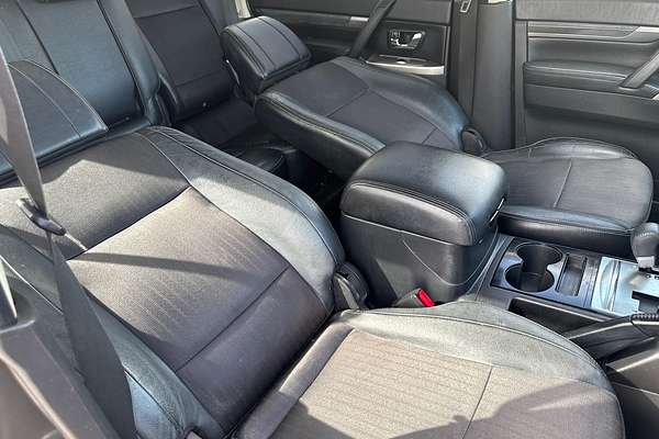 2016 Mitsubishi Pajero GLS NX