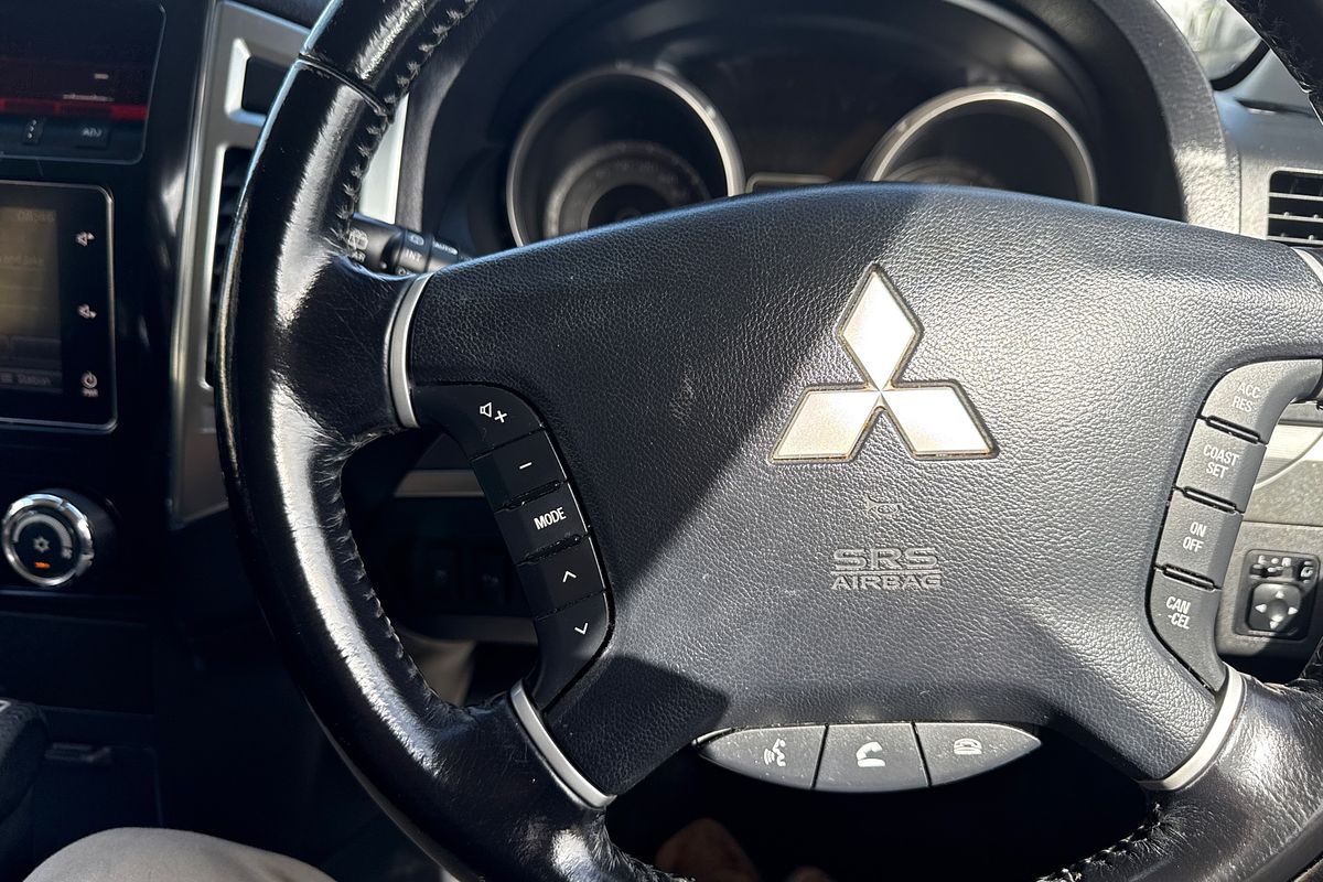 2016 Mitsubishi Pajero GLS NX