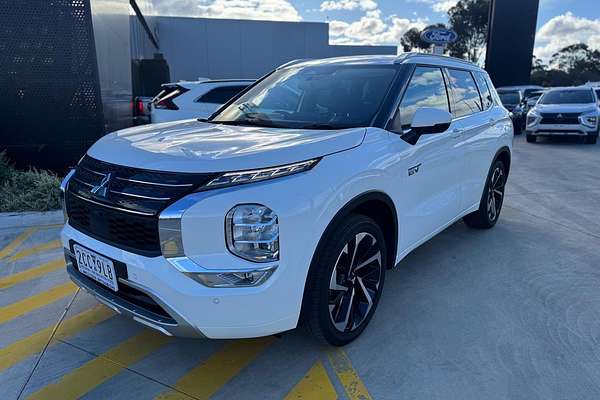 2024 Mitsubishi Outlander PHEV Exceed ZM
