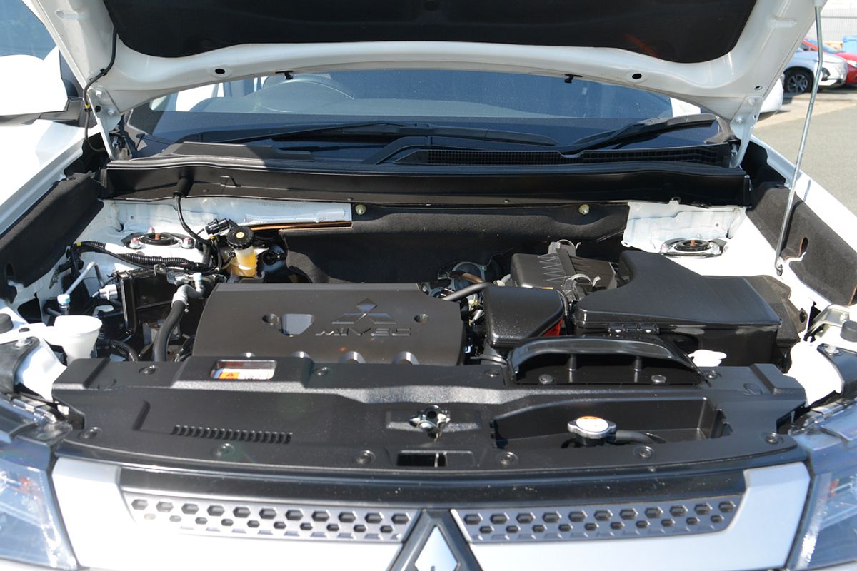 2018 Mitsubishi Outlander ES ADAS ZL