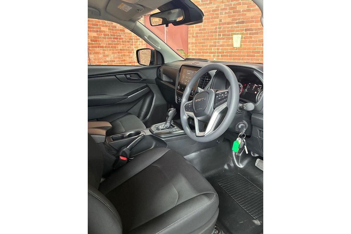 2025 Isuzu D-MAX SX 4X4