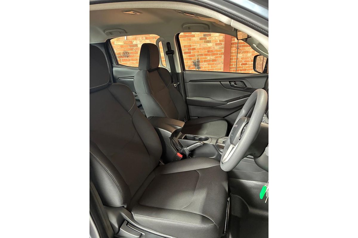 2025 Isuzu D-MAX SX 4X4