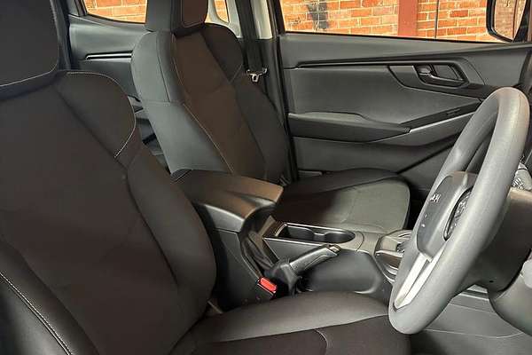 2025 Isuzu D-MAX SX 4X4