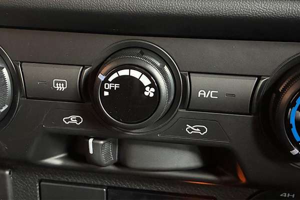 2025 Isuzu D-MAX SX 4X4