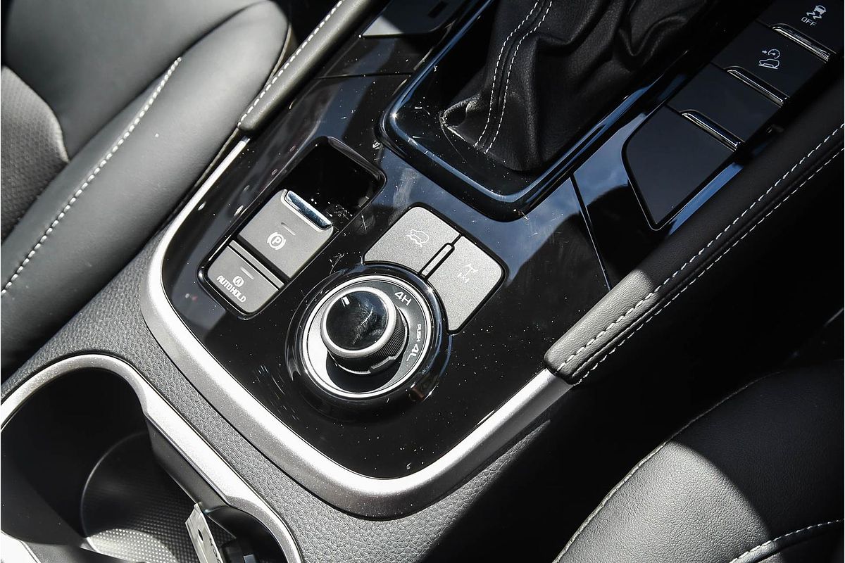 2025 Isuzu MU-X LS-T