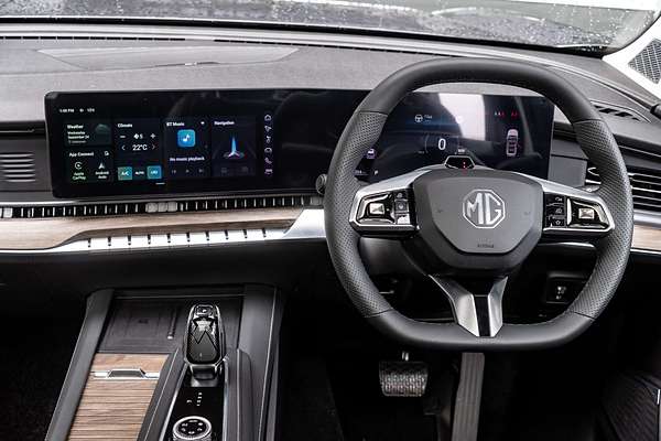 2025 MG QS Essence IS31