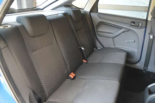 2005 Ford Focus CL LS