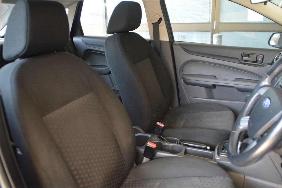 2005 Ford Focus CL LS