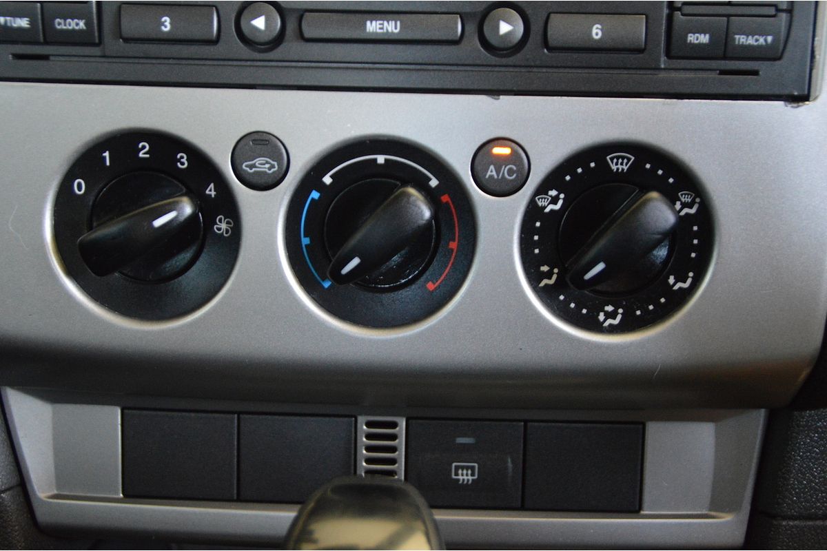 2005 Ford Focus CL LS