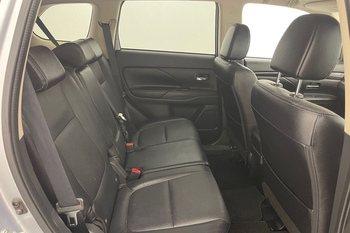 2016 Mitsubishi Outlander Exceed ZK