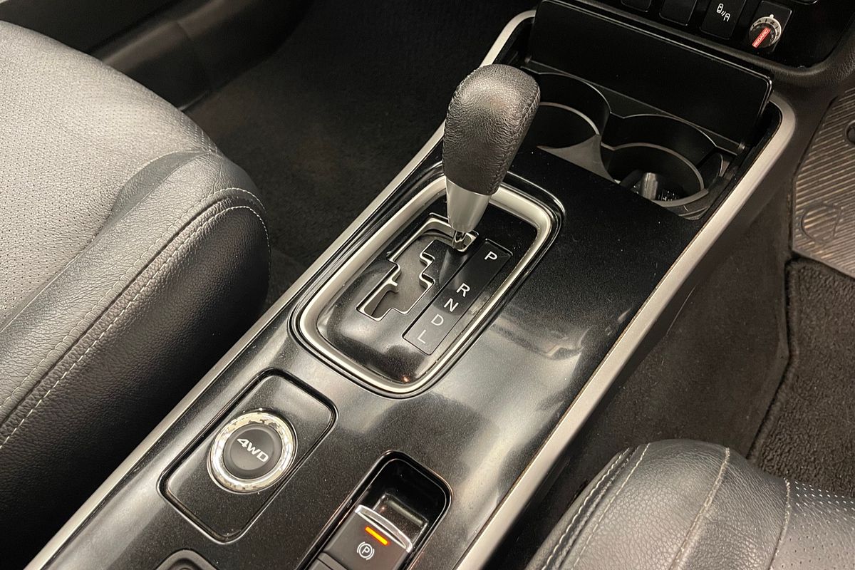 2016 Mitsubishi Outlander Exceed ZK