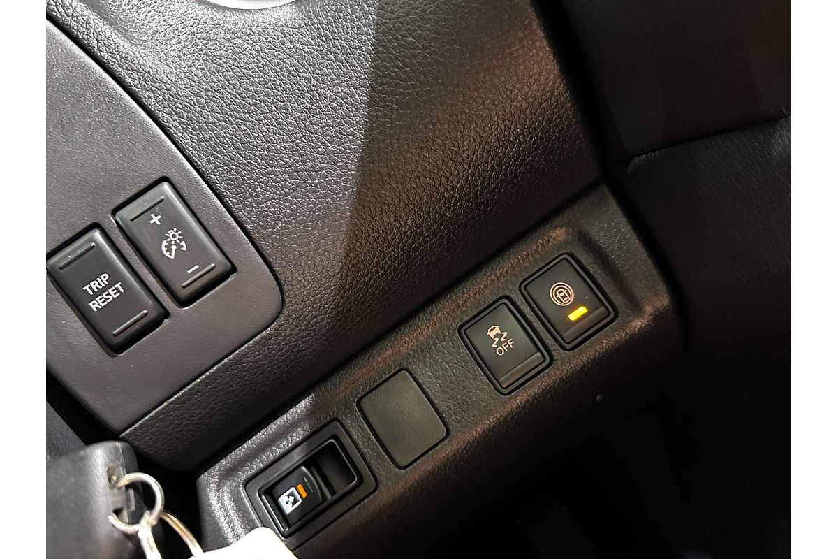2021 Nissan Navara ST D23 Rear Wheel Drive