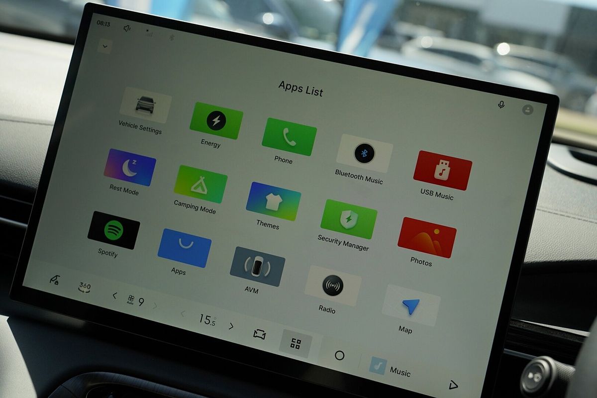 2025 Geely Starray EM-i Complete P145