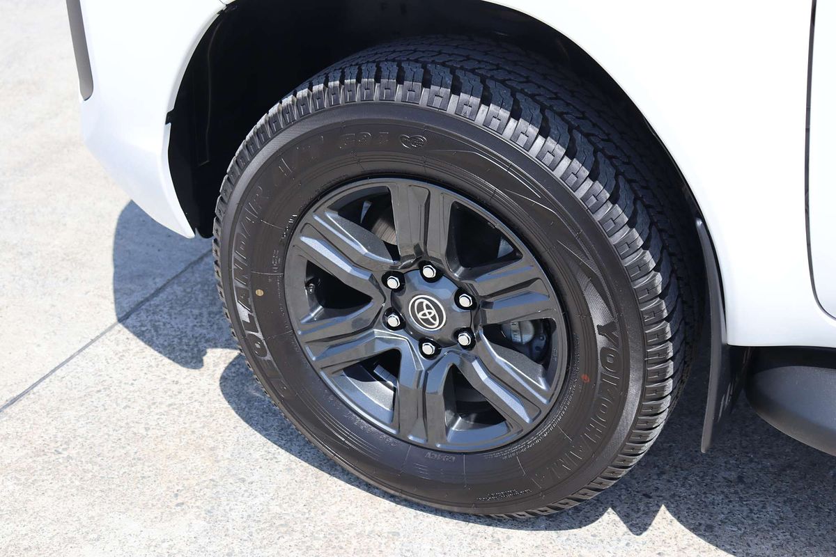 2024 Toyota Hilux SR GUN126R 4X4