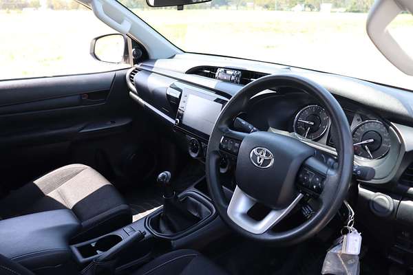 2024 Toyota Hilux SR GUN126R 4X4