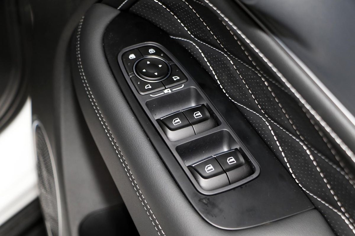 2025 GWM Tank 300 Ultra P01