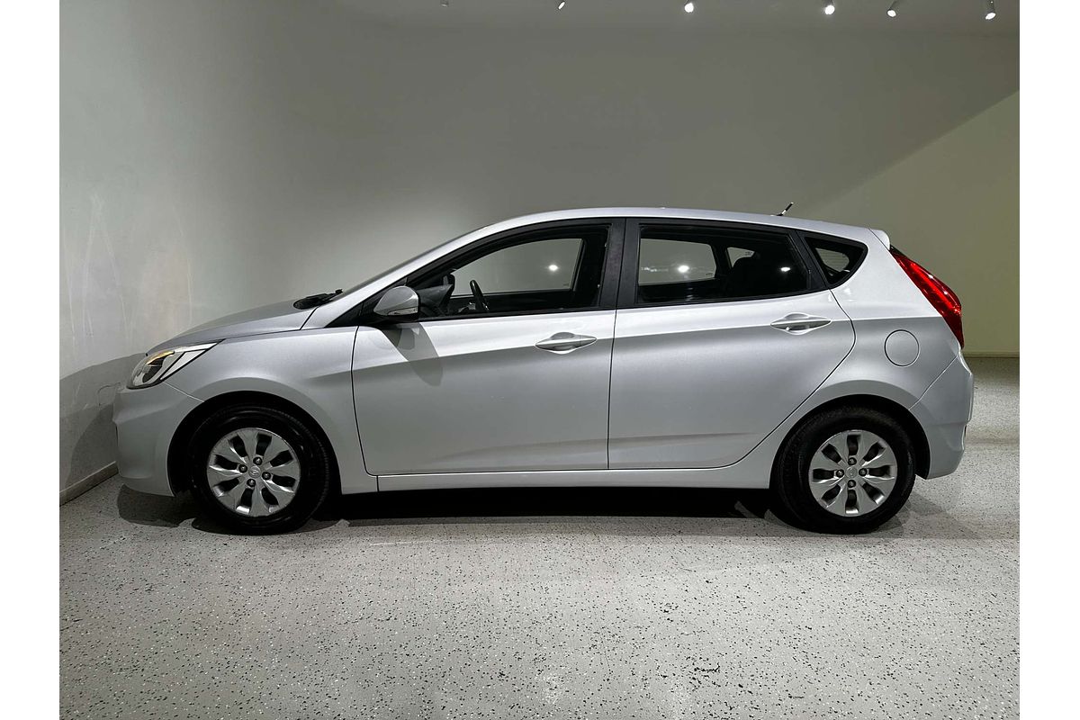 2017 Hyundai Accent Active RB4