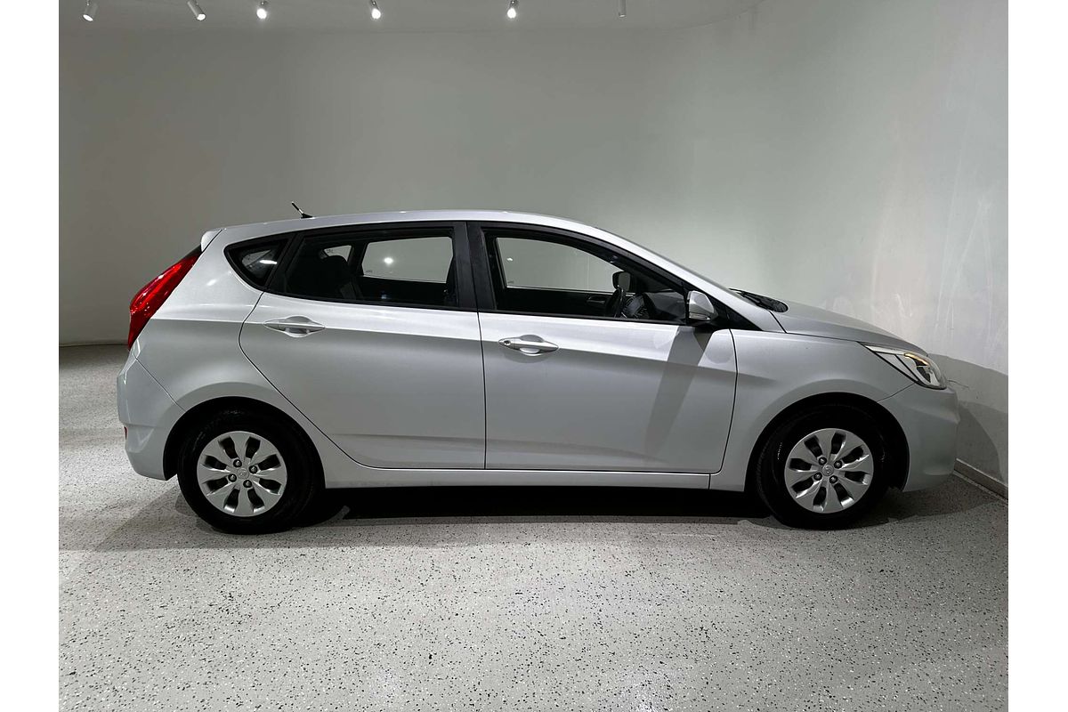 2017 Hyundai Accent Active RB4